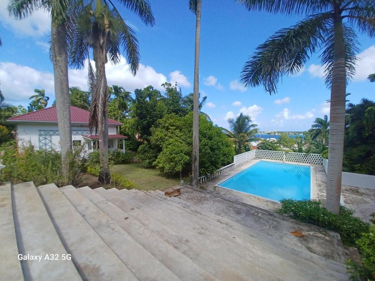 Harlequin Apartment Montego Bay