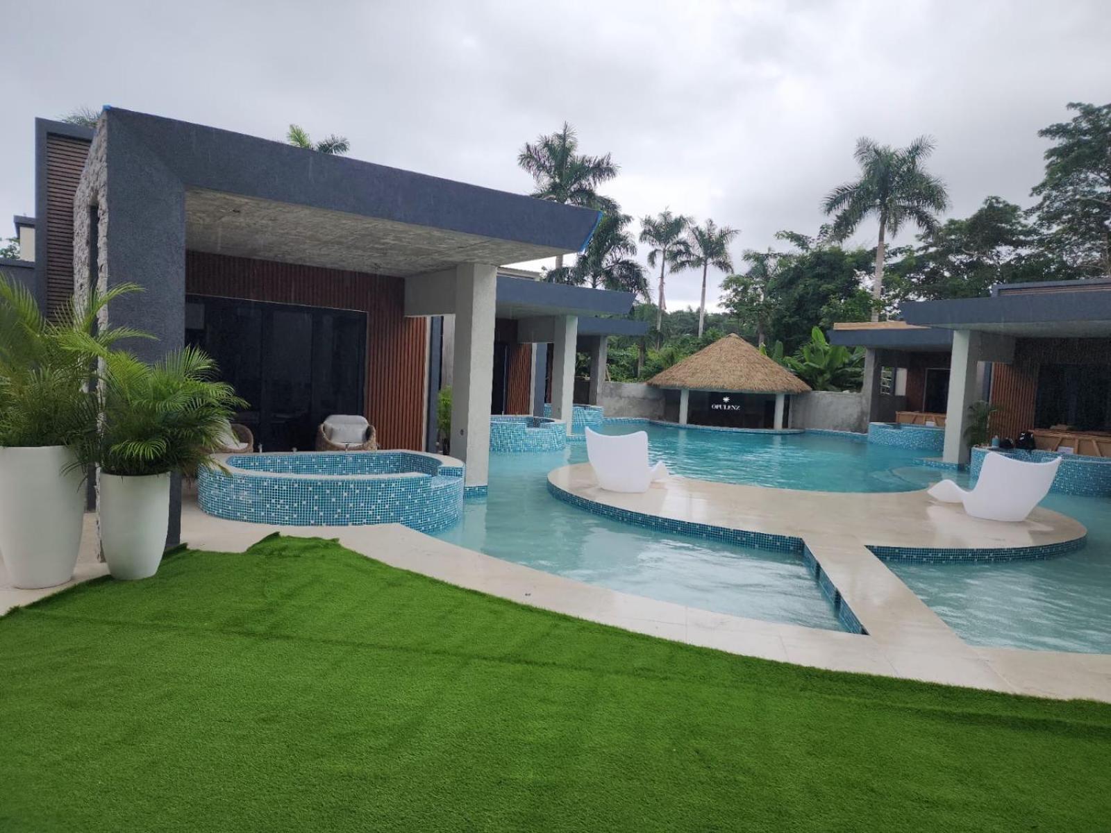 Villa Opulenz Saint Annʼs Bay