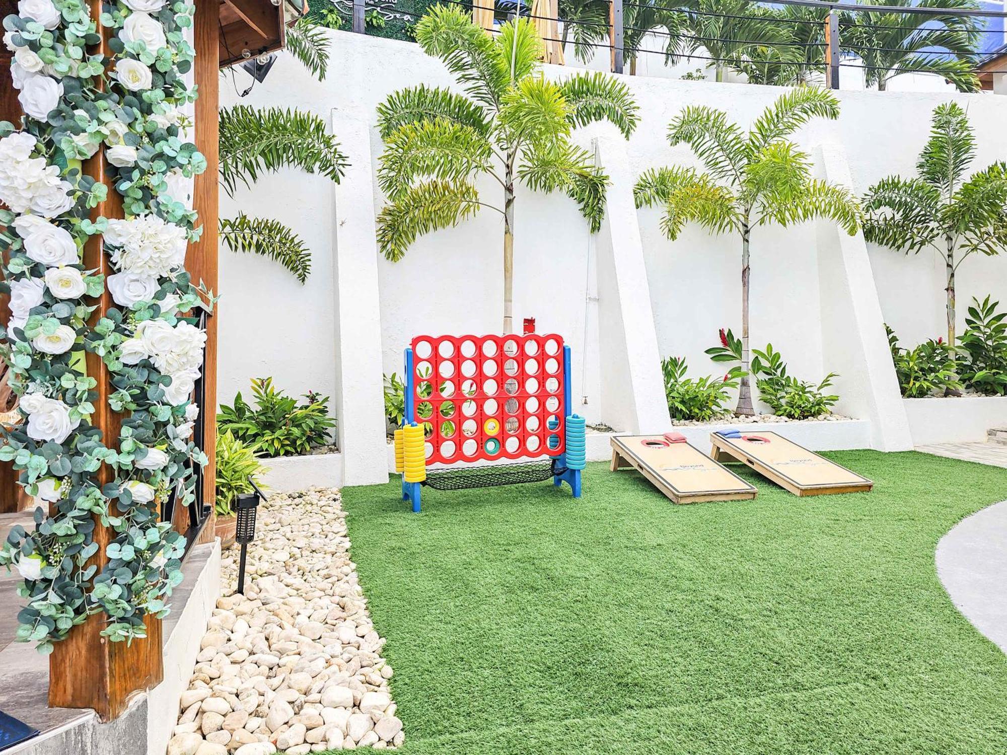 Inn Hospitality Expert Bts 8 - Pool & Bar *