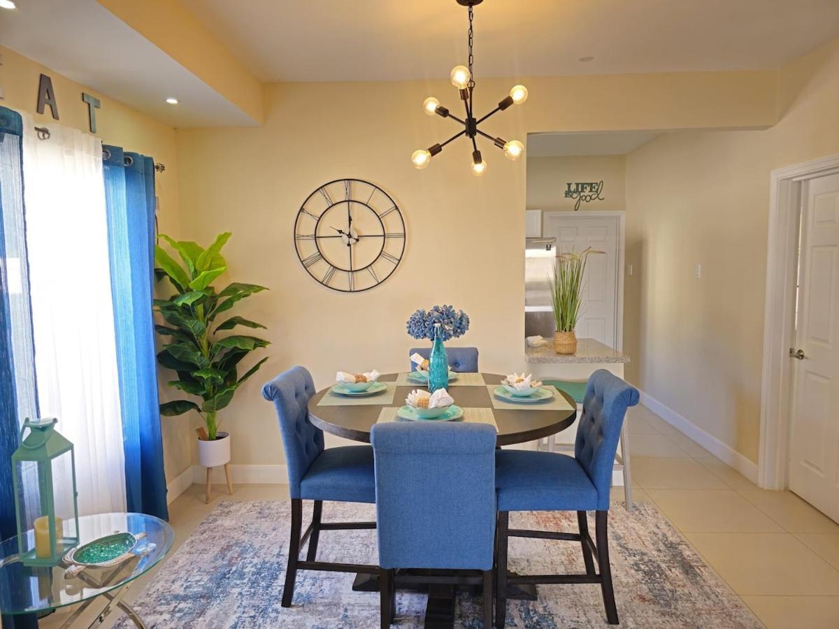Holiday home Sunny-shore Hideaway *
