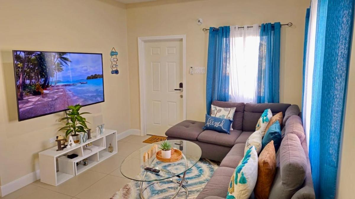 Sunny-shore Hideaway *