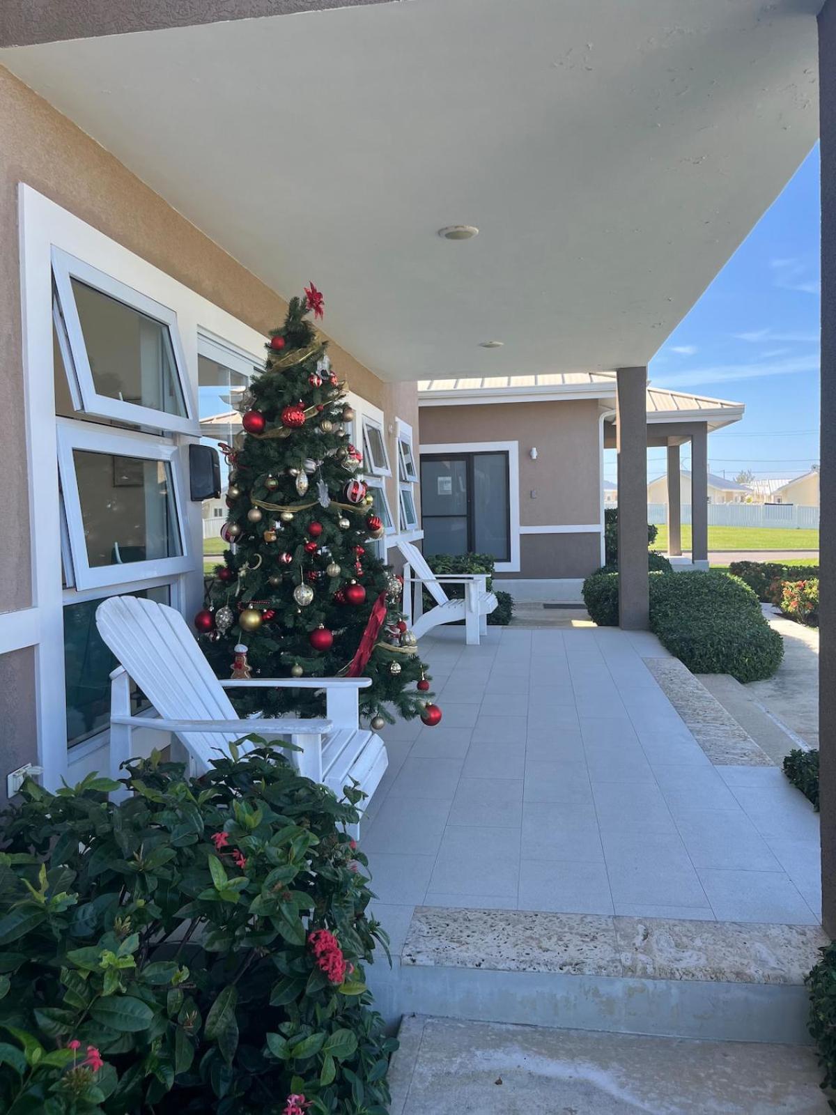 Sunny-shore Hideaway * Lucea