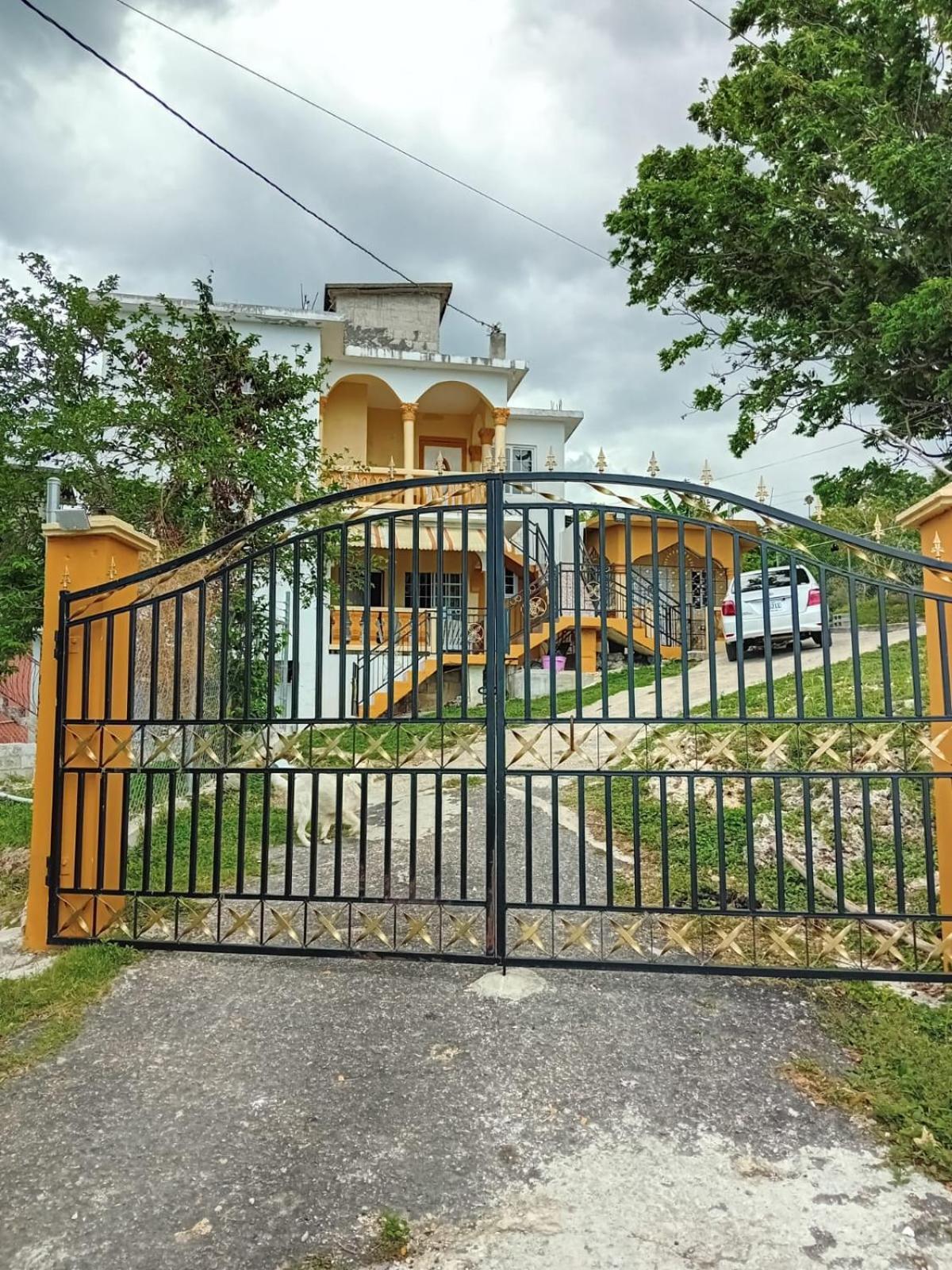 Cherry's Whitehouse