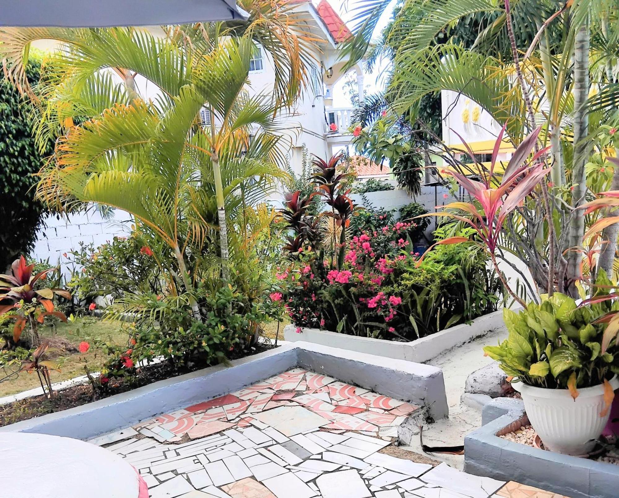 237 Bratton Avenue * Montego Bay