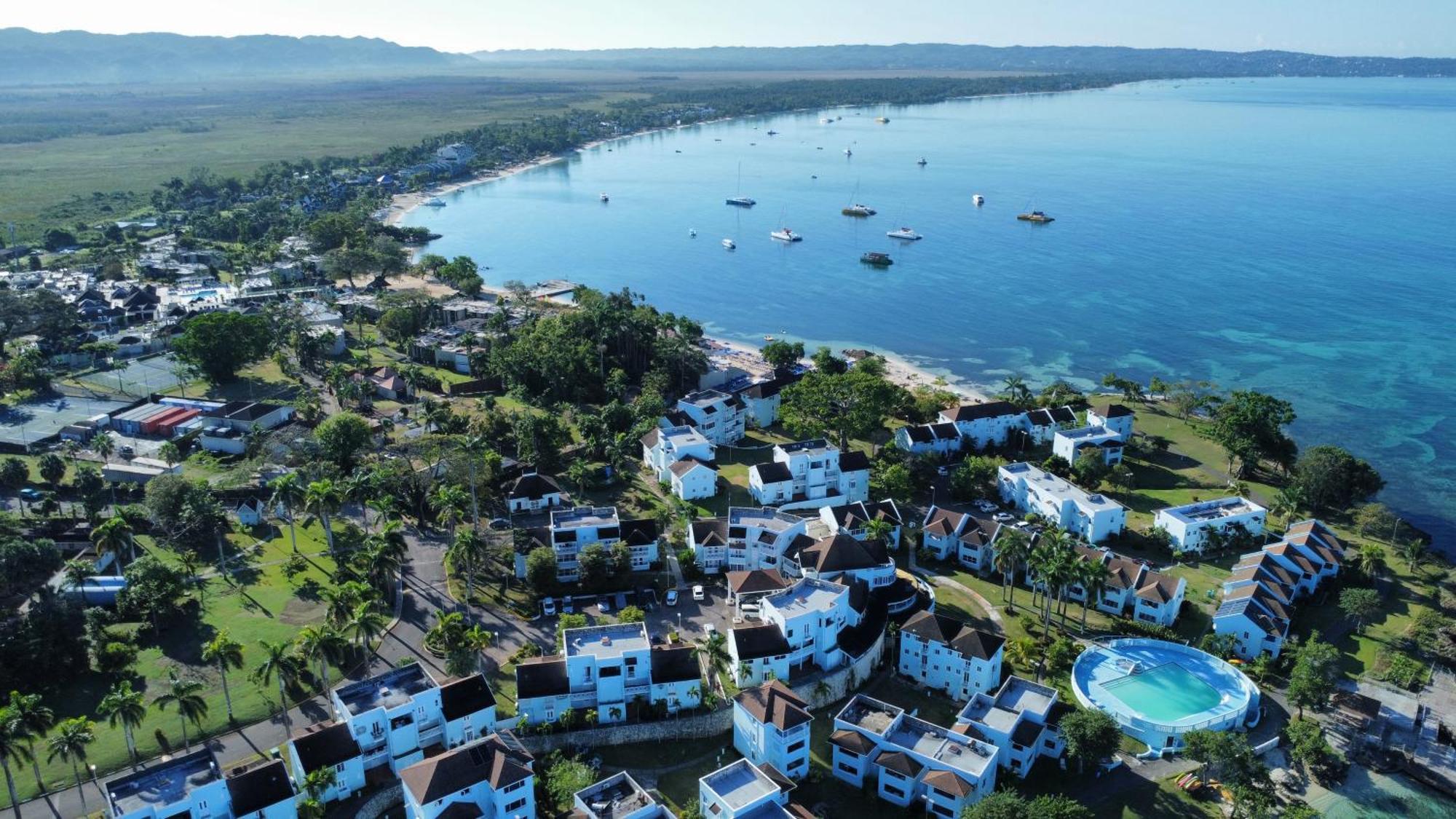 Apartment Negril Beachfront Oceanview 164 & 145 *