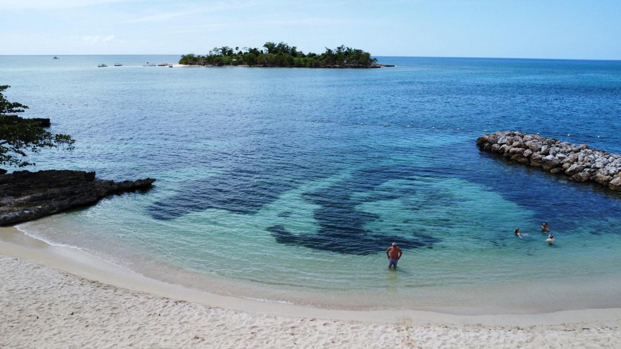Negril Beachfront Oceanview 164 & 145 Apartment Orange Bay