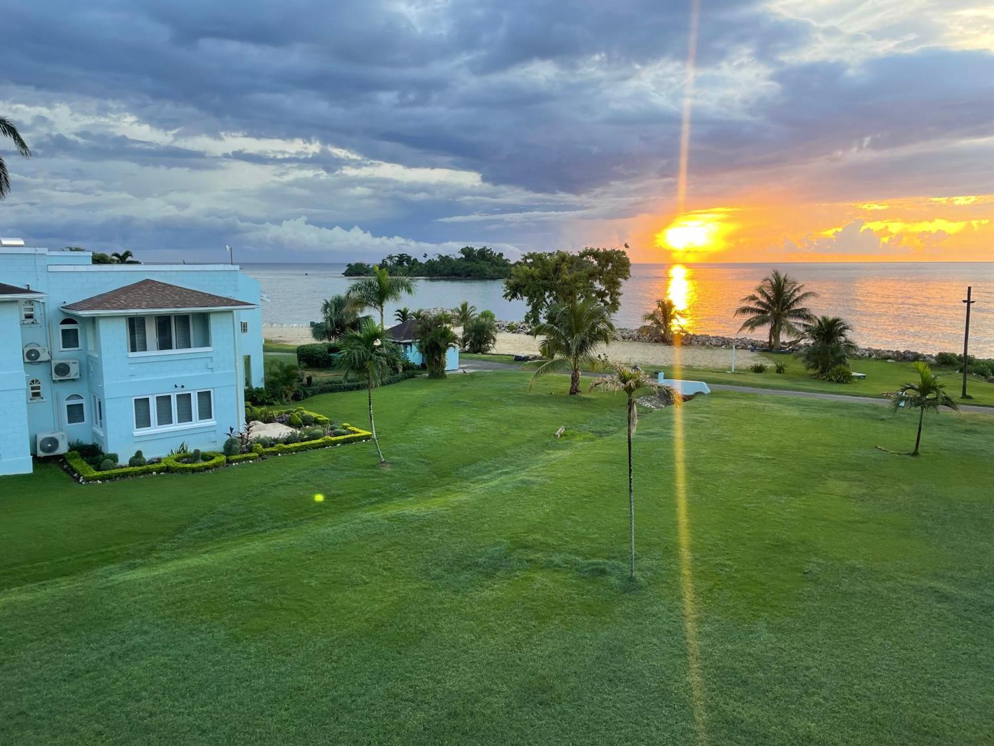 Negril Beachfront Oceanview 164 & 145 *