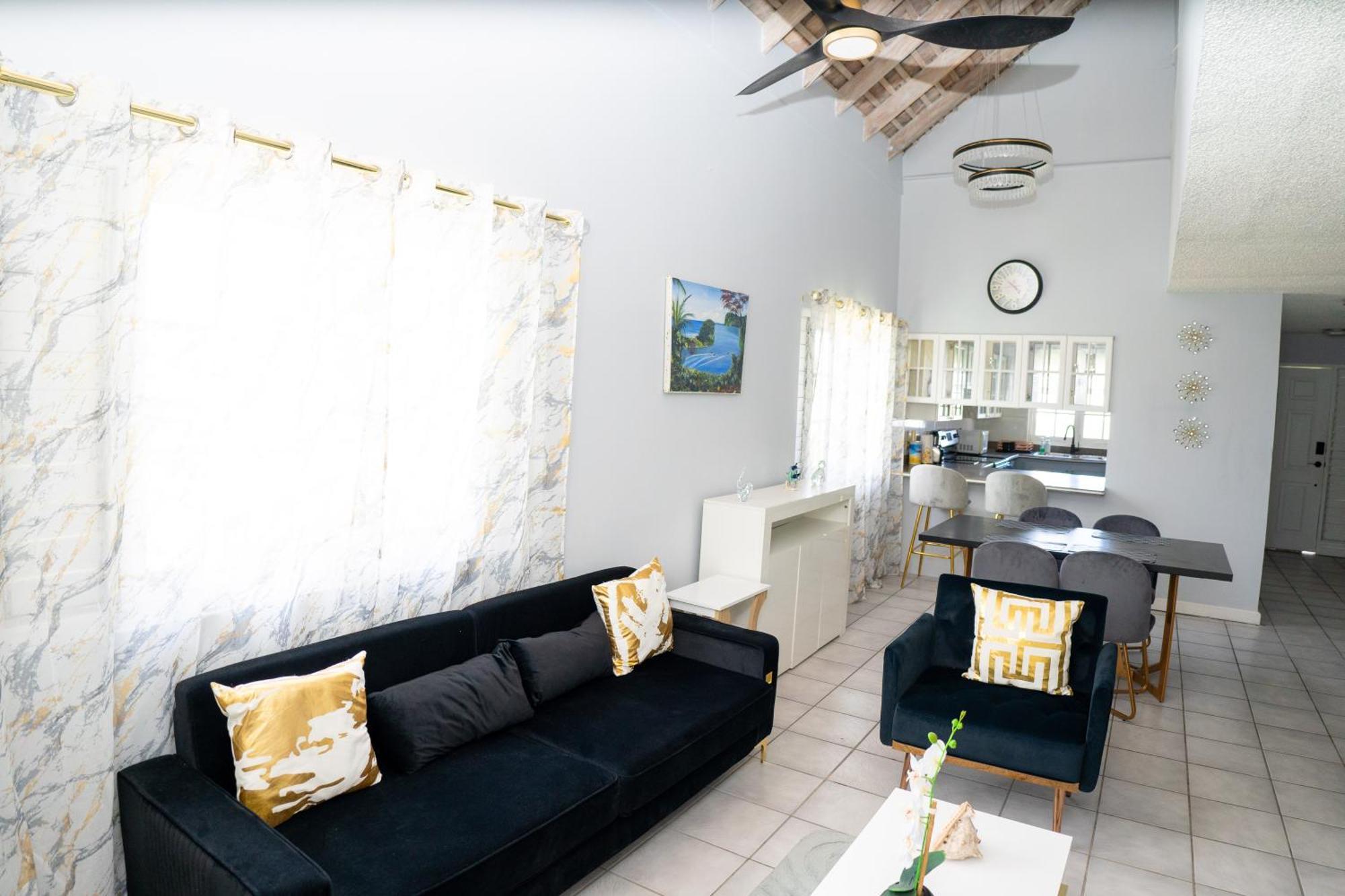 Apartment Dejai On The Bay