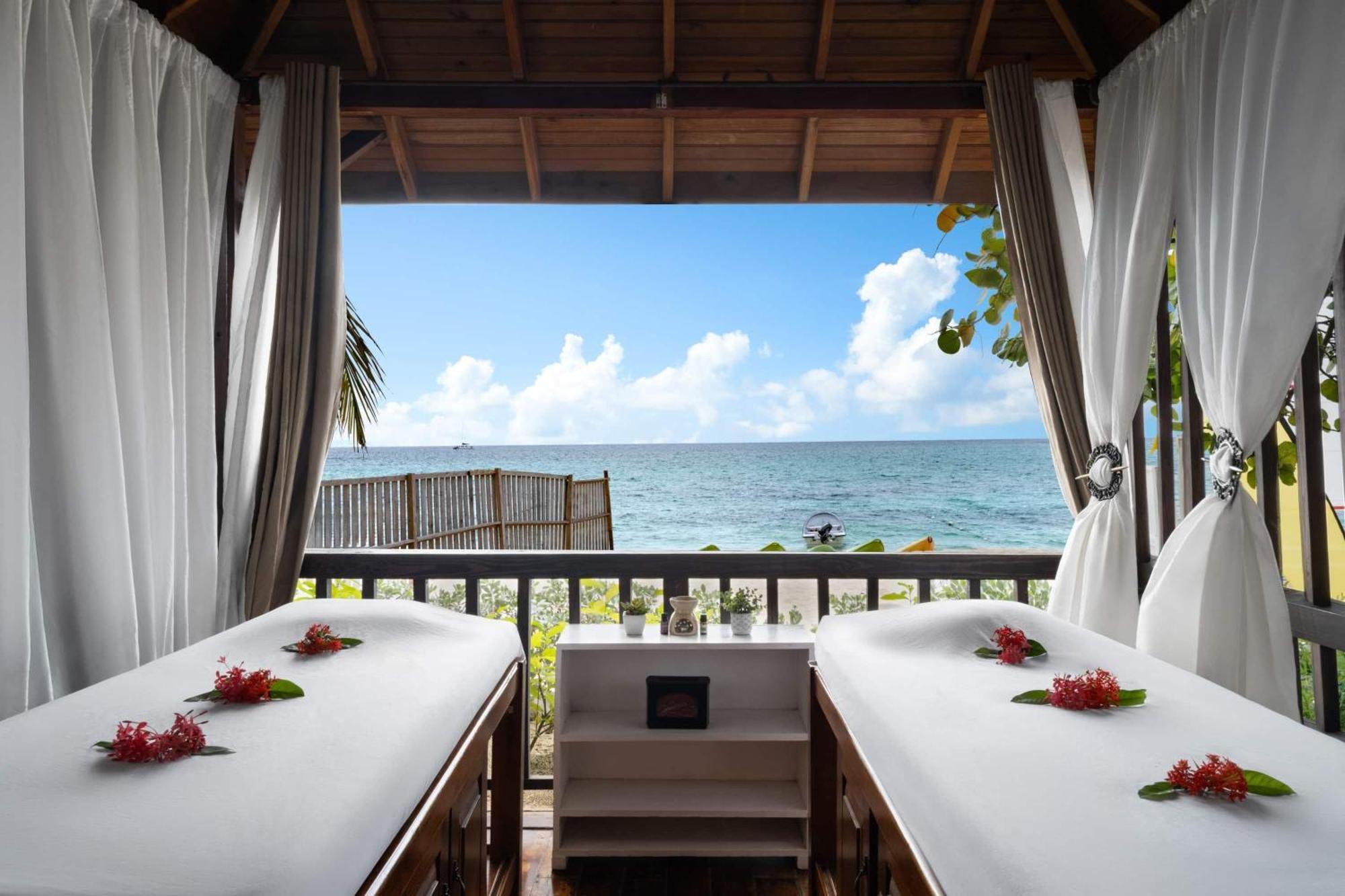 Grand Decameron Cornwall Beach, A Trademark All-Inclusive Resort 4*