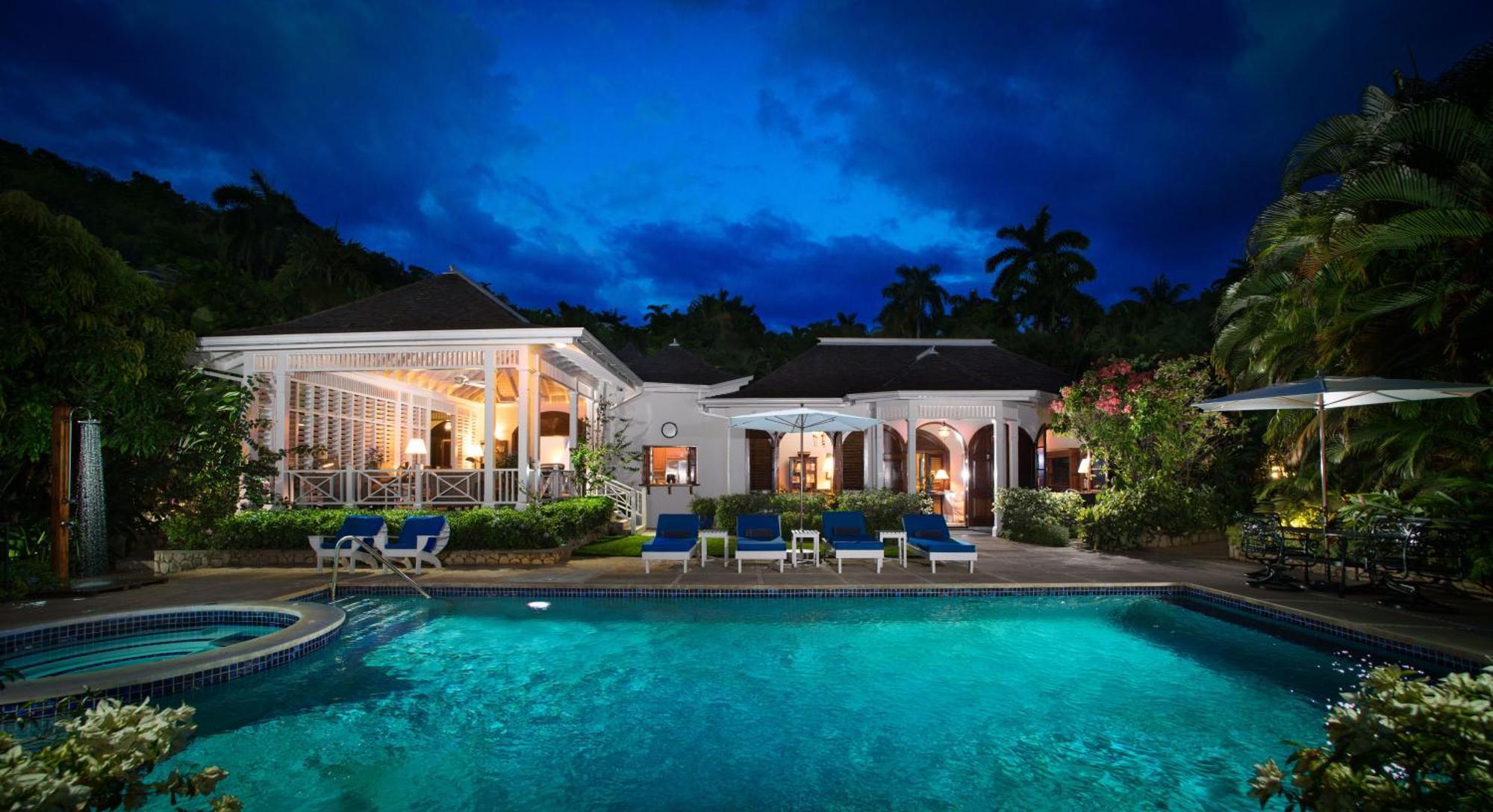 Resort Round Hill & 5*