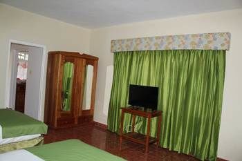 Zanzi Negril