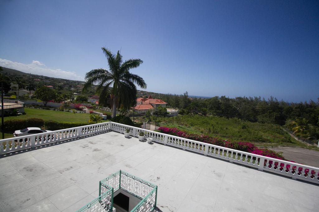 Sea View Chateau *