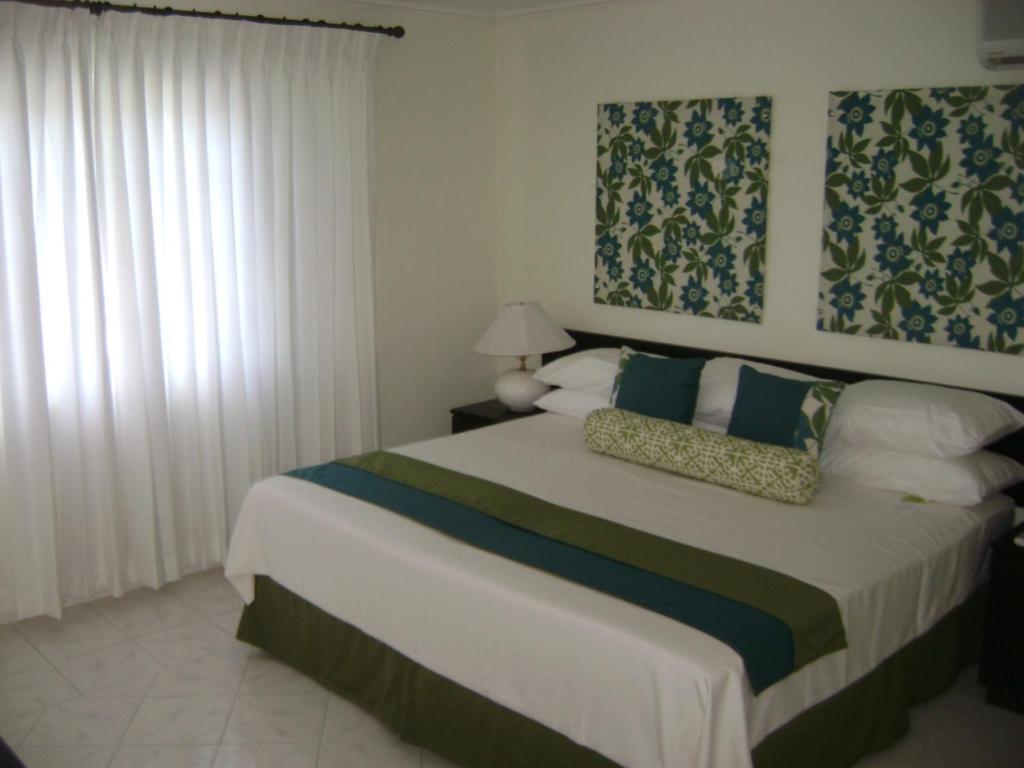 Apartahotel At The Ridge Ocho Ríos