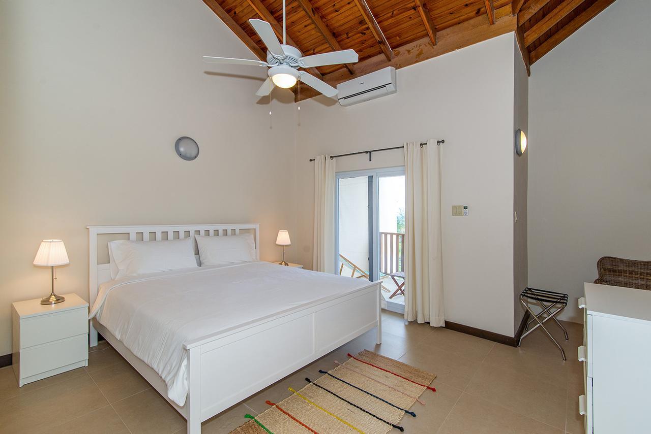 Apartment Family Complex Beside W/pool #2 Montego Bay