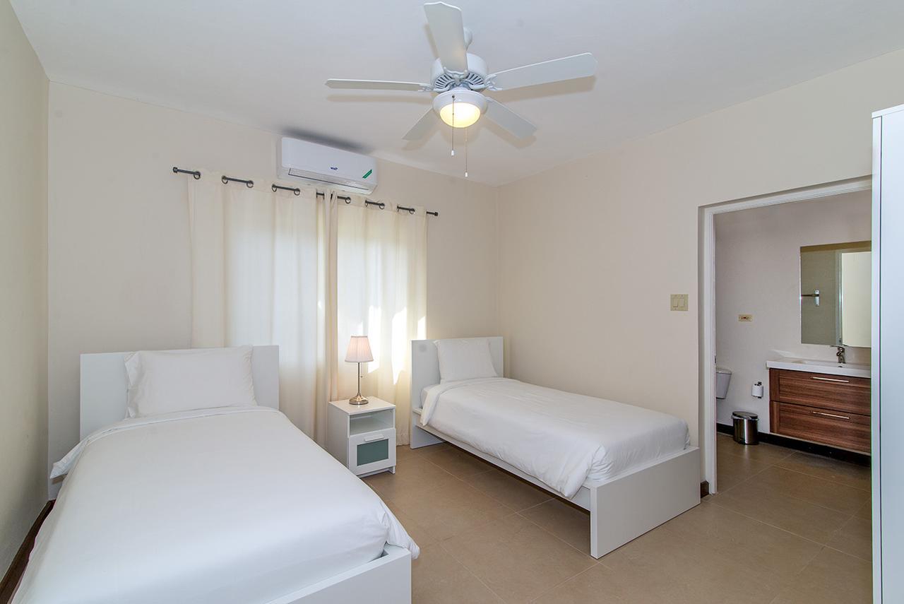 Family Complex Beside W/pool #2 Apartment