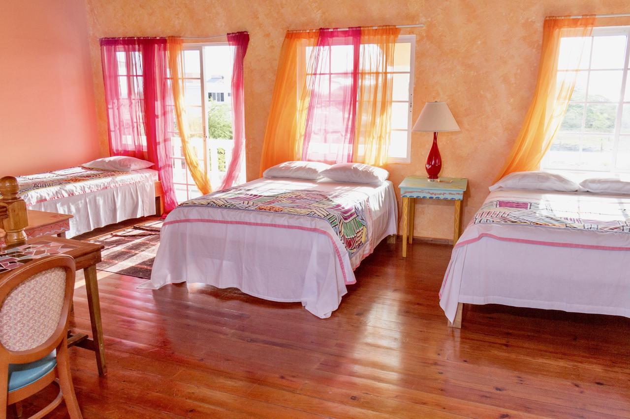 Guest house Taino Cove