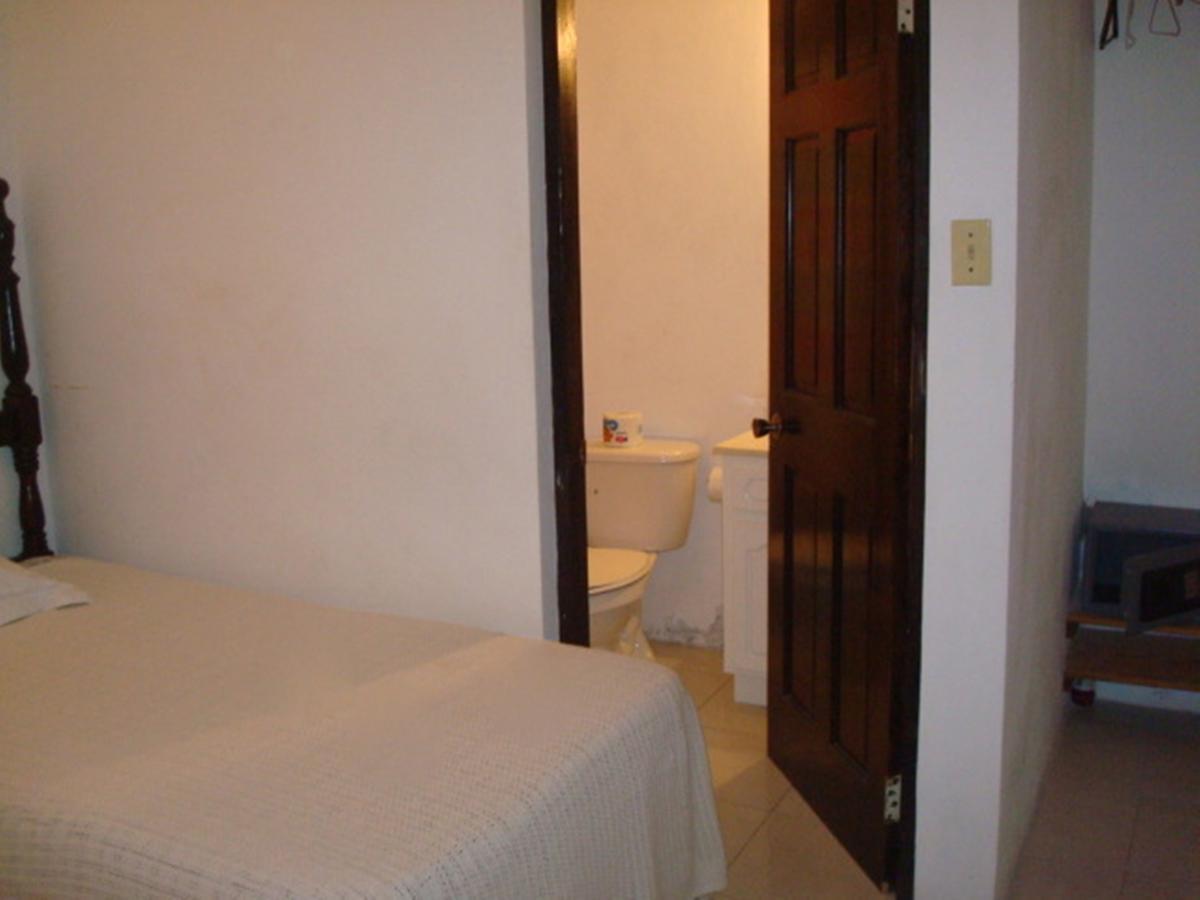 Ocean Wave Villa, Apartahotel Negril