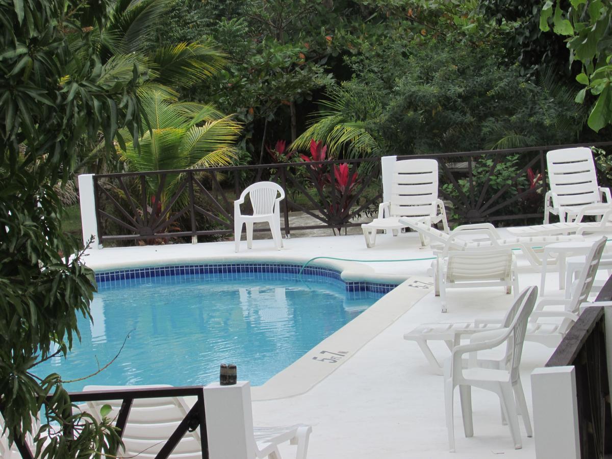 Ocean Wave Villa, Apartahotel Negril
