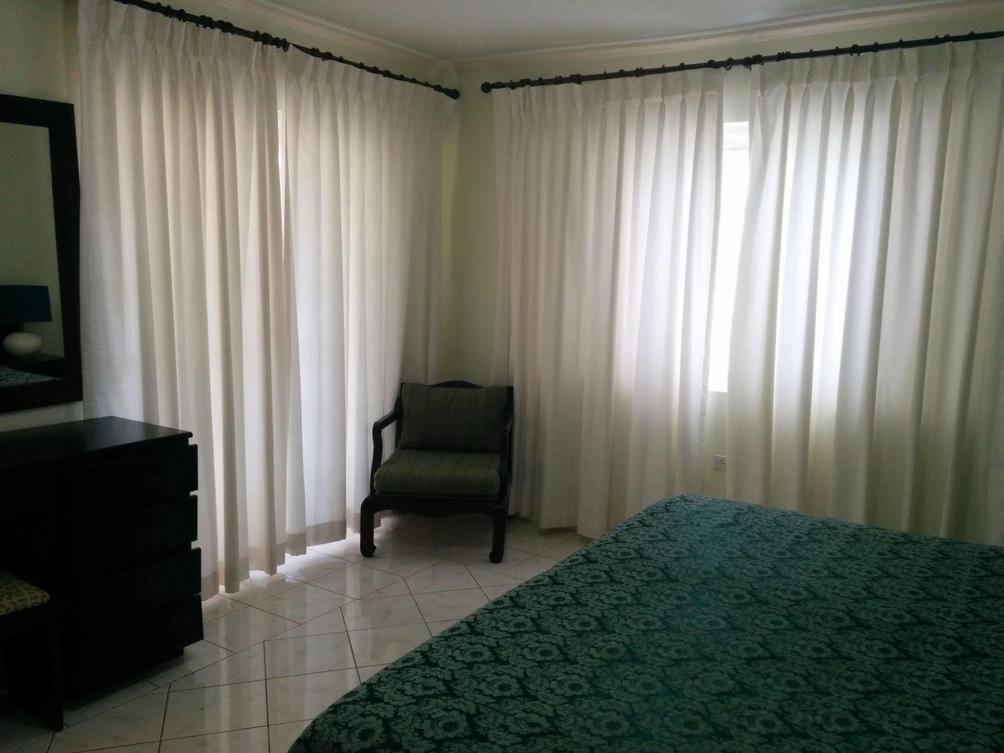 Apartahotel At The Ridge Ocho Ríos