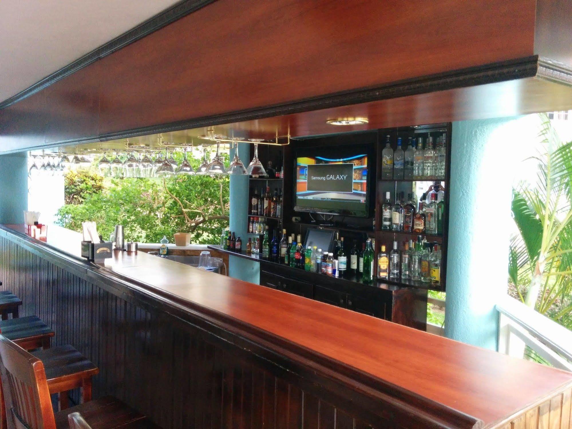 Apartahotel At The Ridge Ocho Ríos