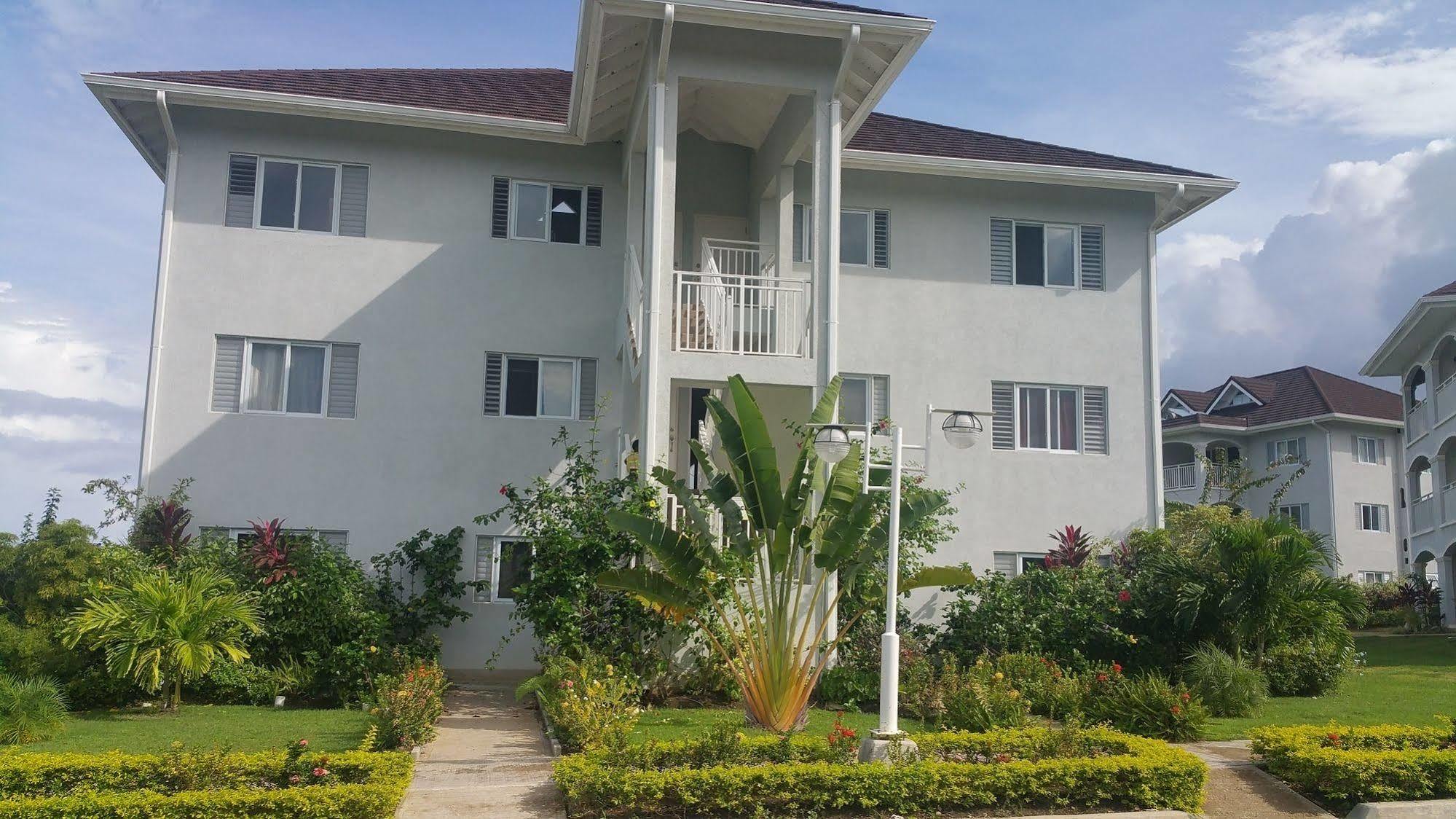 Oceanic View At Fern Court * Saint Ann's Bay
