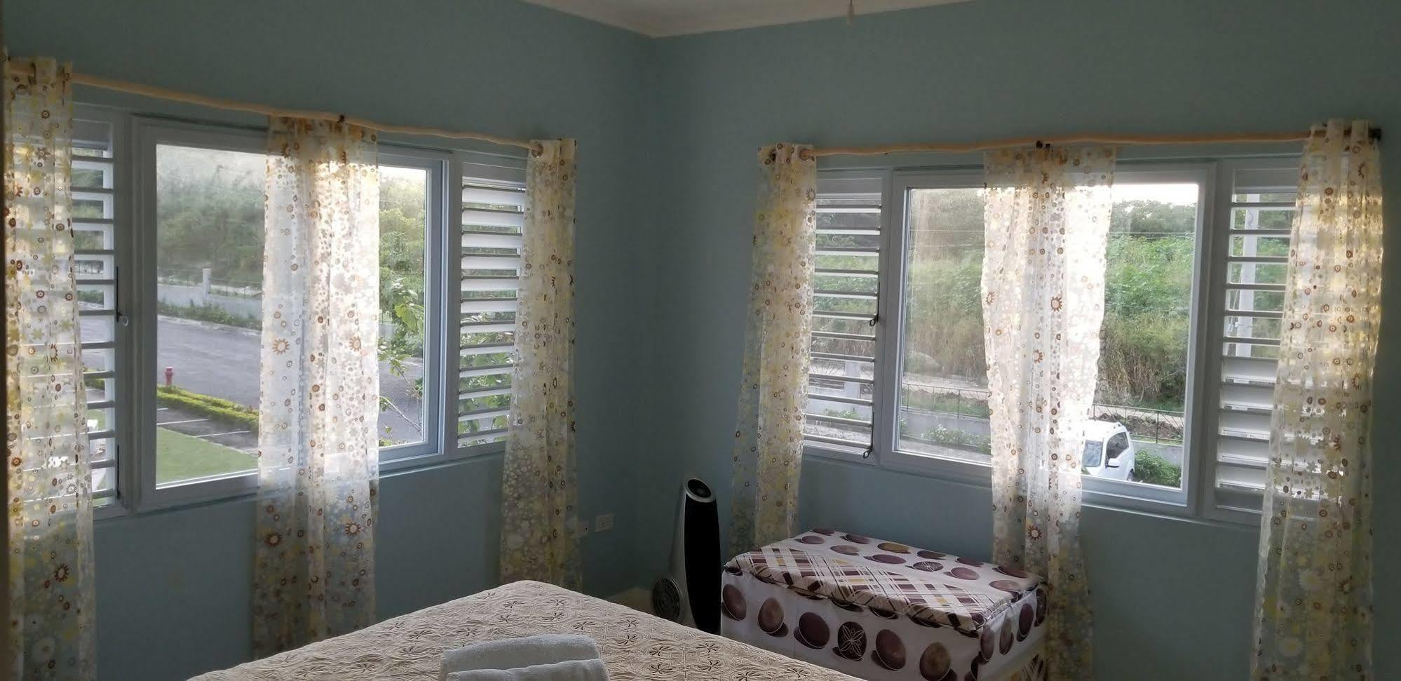 Oceanic View At Fern Court Apartment Saint Ann's Bay
