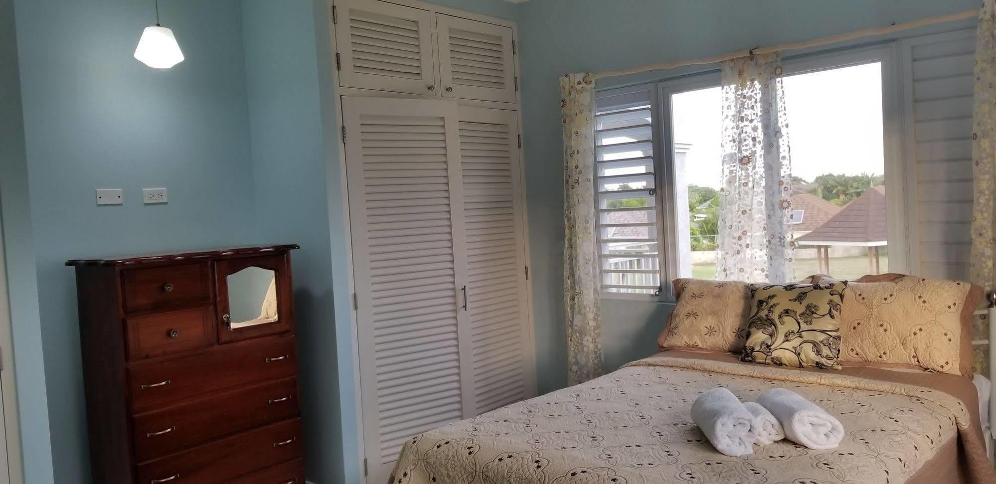 Oceanic View At Fern Court *