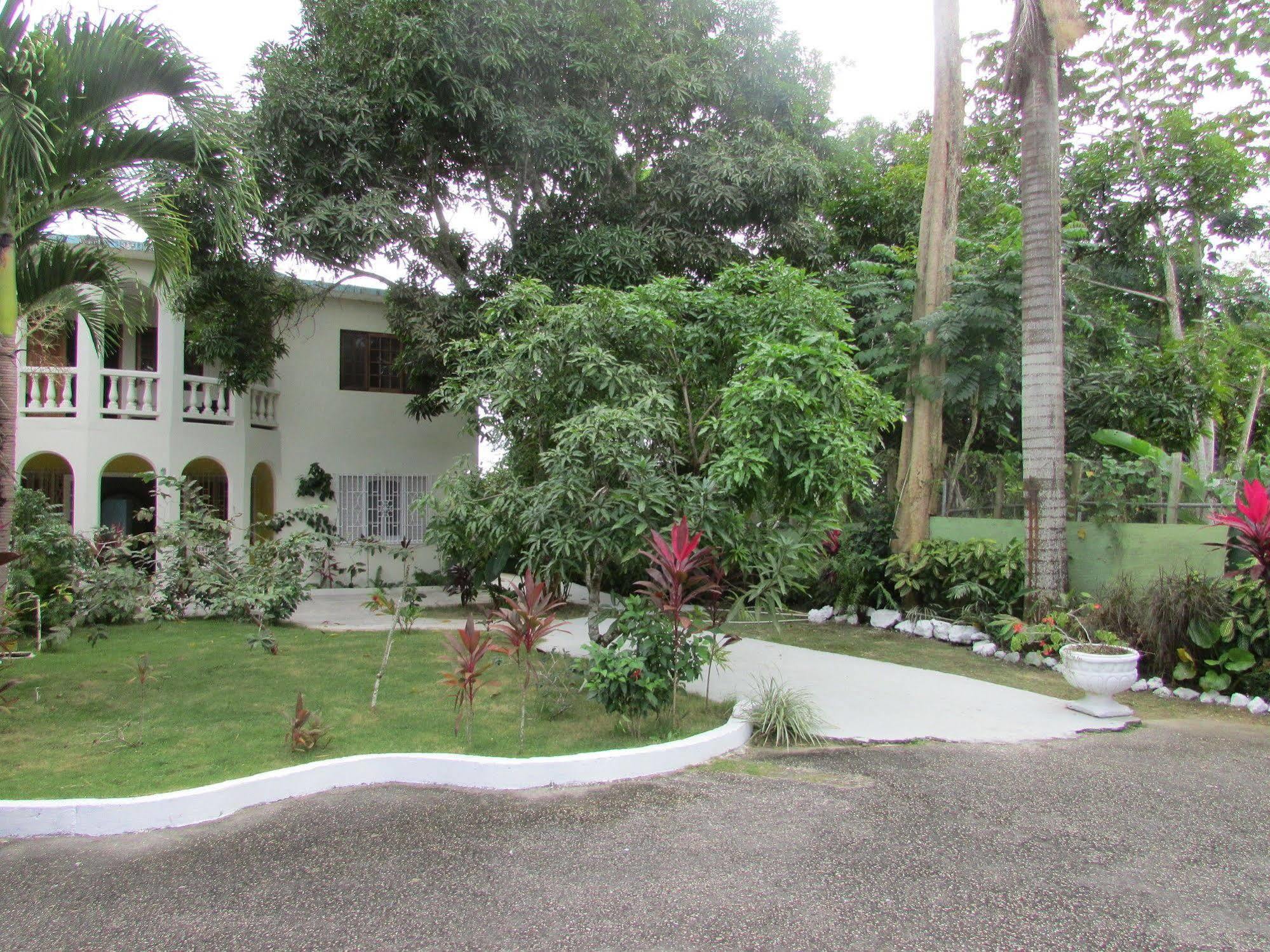 Apartahotel Ocean Wave Villa, 3*