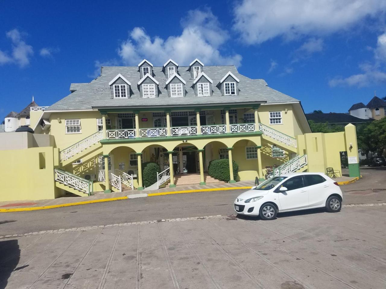 Hotel Rosi Ocean Ocho Ríos