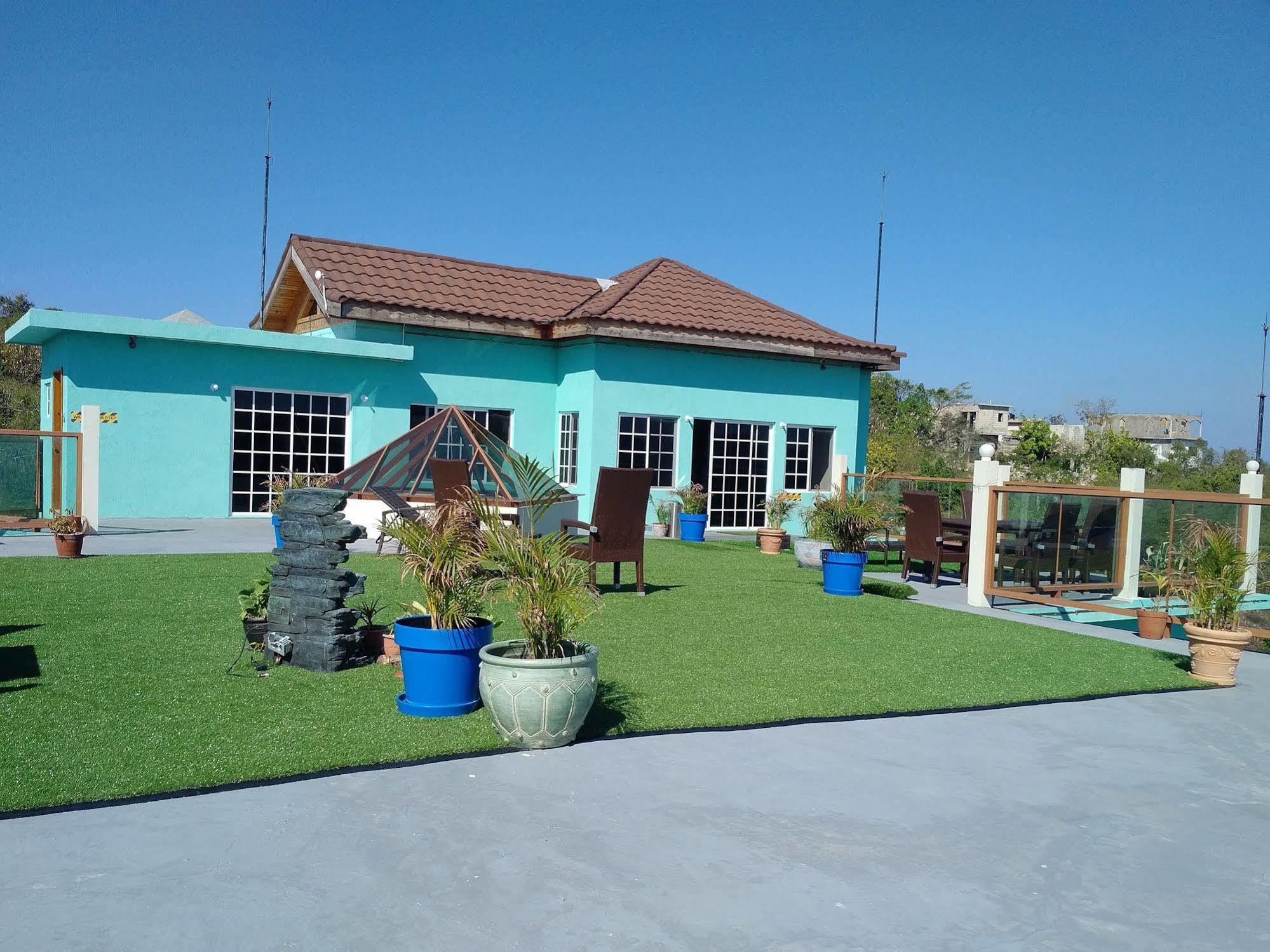 Hotel Sky Blue 3*