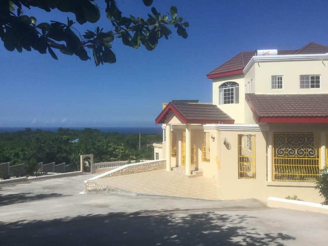 Cool Breeze Guest house Discovery Bay