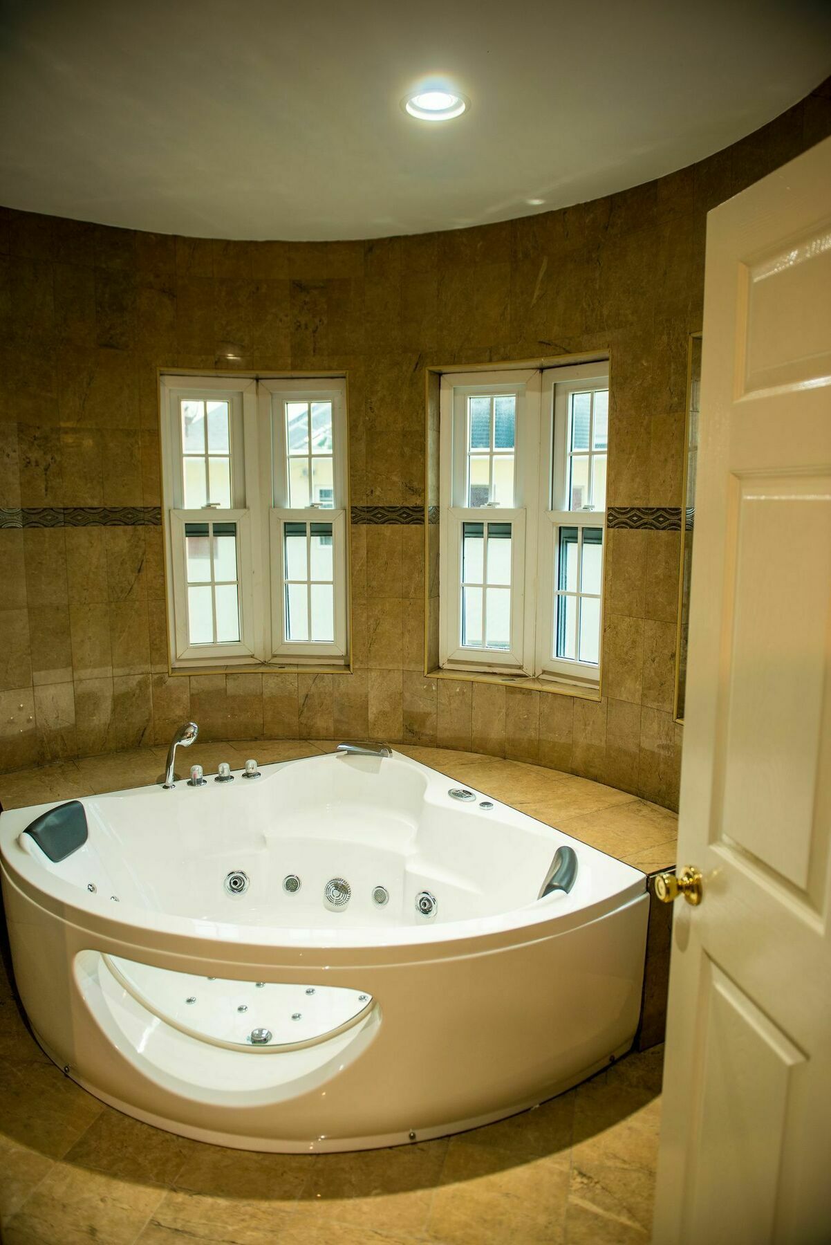 Villa Sweet - *