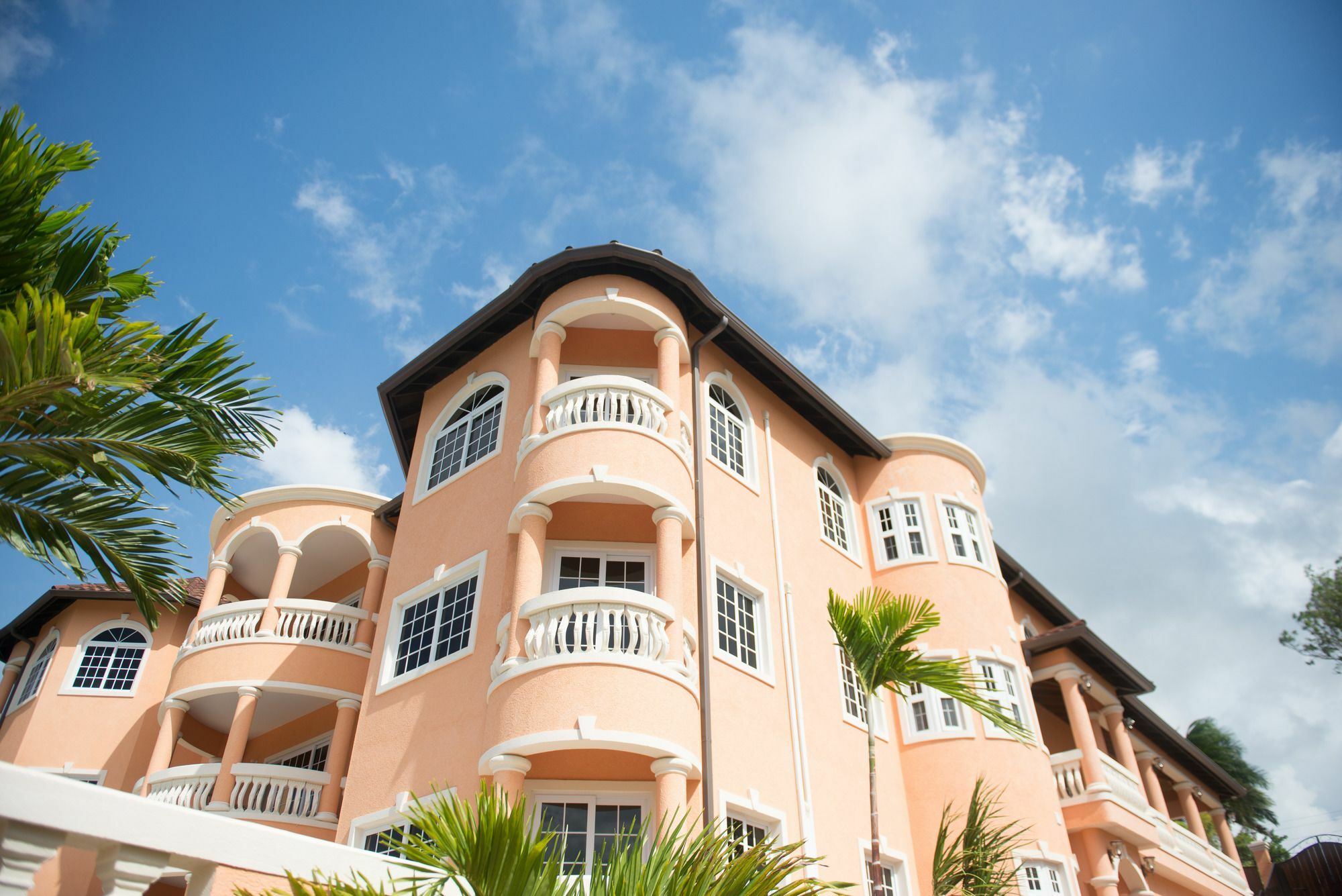Villa Sweet - *