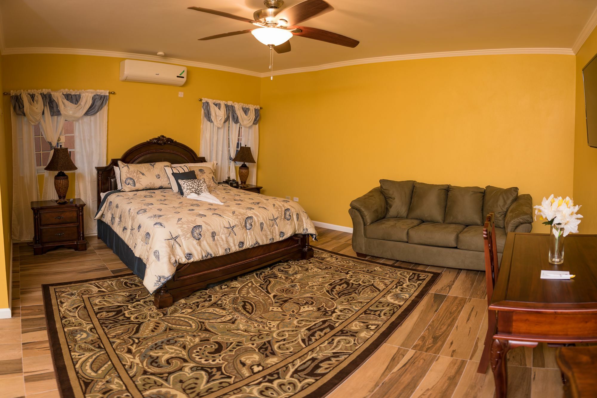 Villa Sweet - *