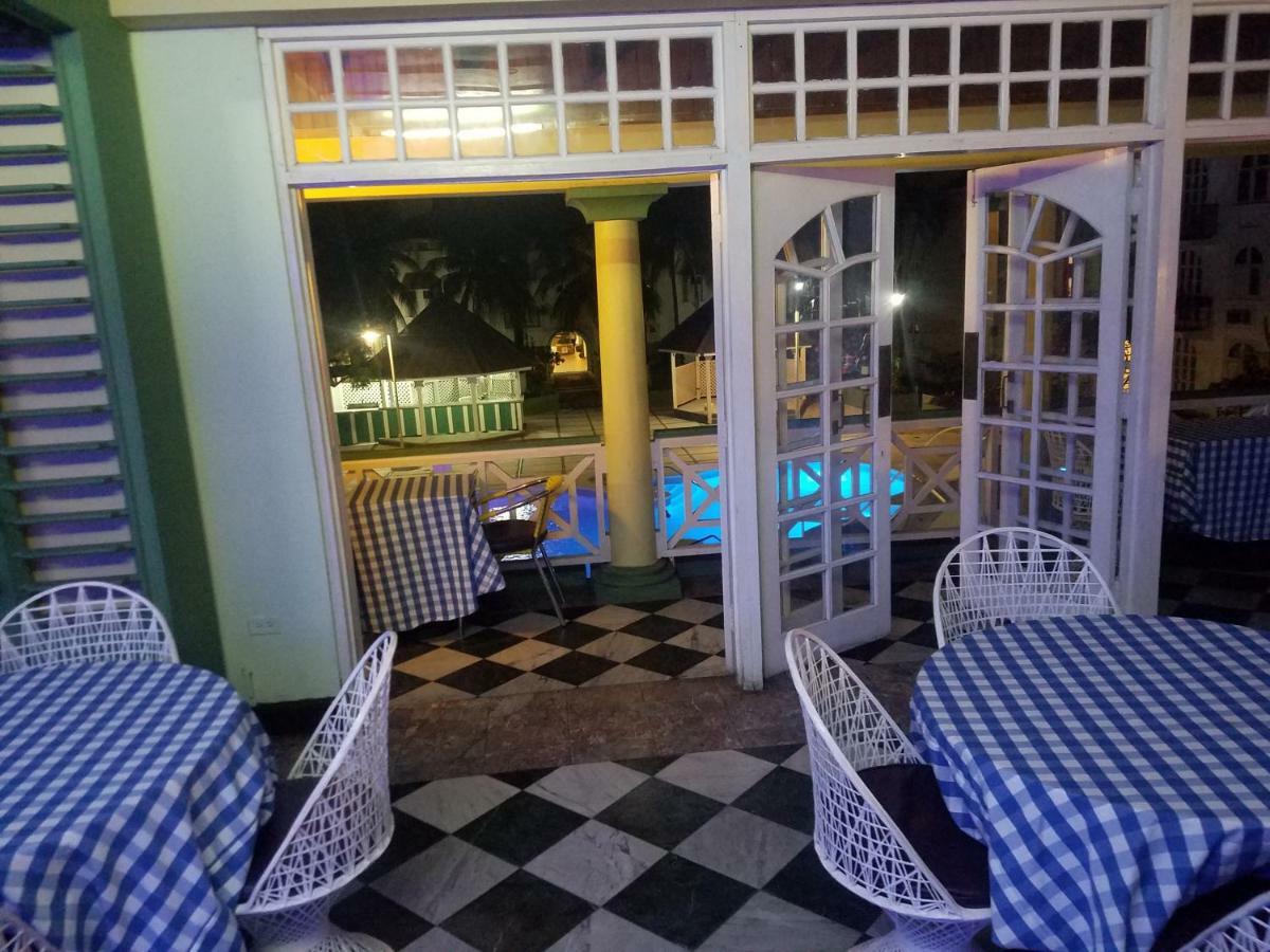 Hotel Rosi Ocean Ocho Ríos