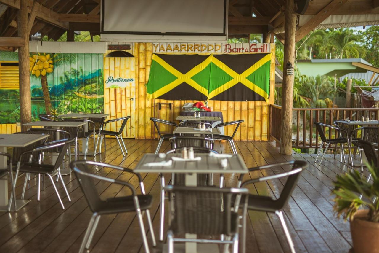 Resort Yard House