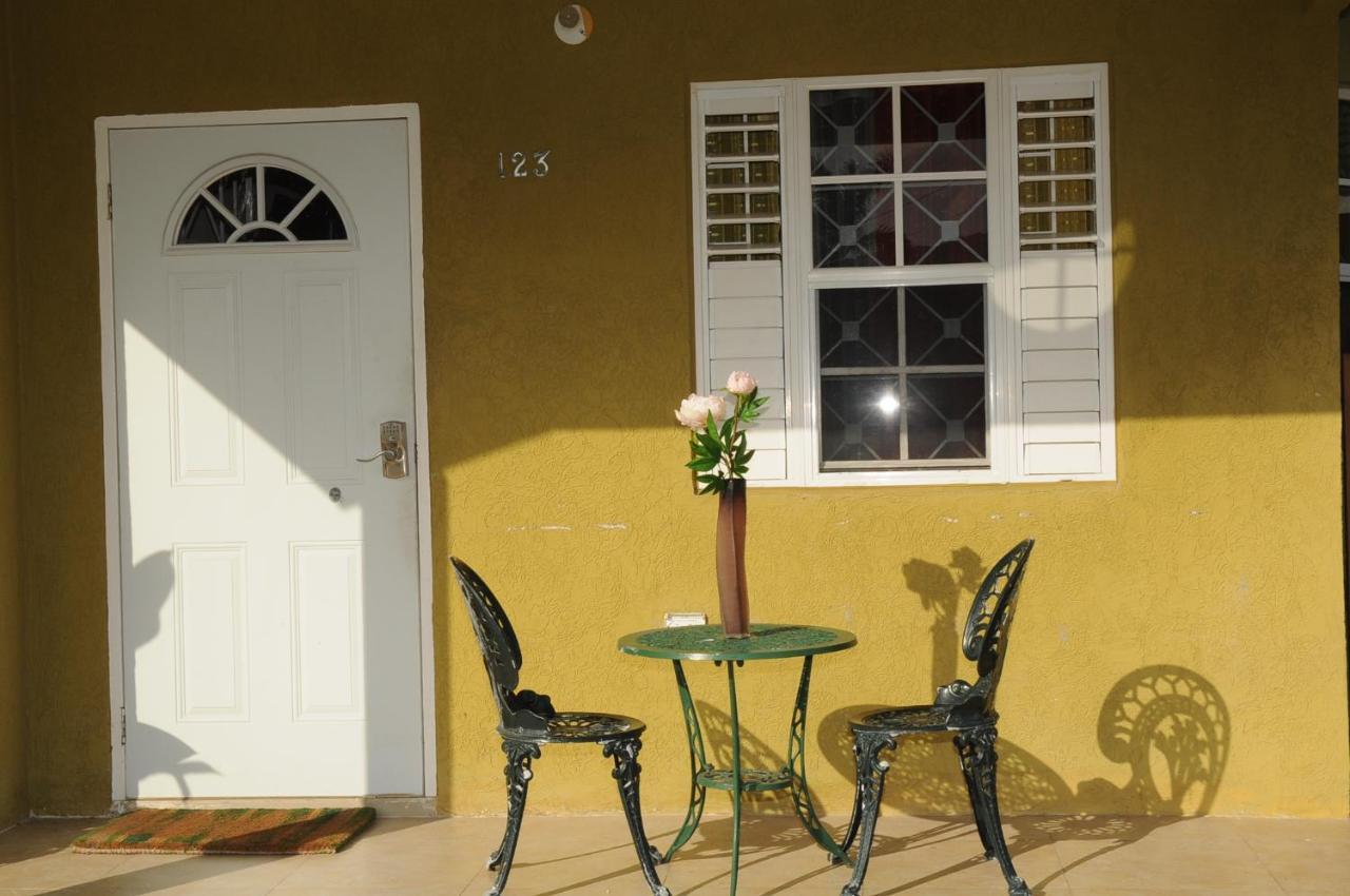 - Drax Hall Country Club 2-bed Luxury *