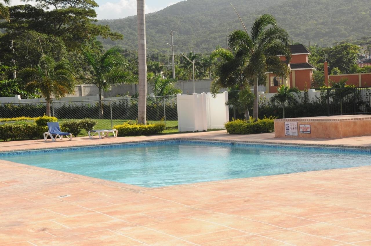 Holiday home - Drax Hall Country Club 2-bed Luxury Ocho Rios