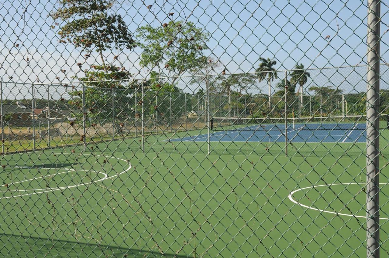 - Drax Hall Country Club 2-bed Luxury * Ocho Rios