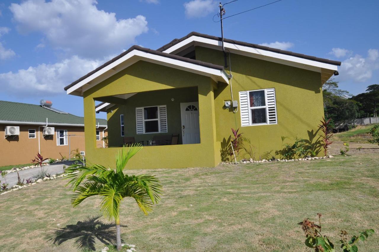 Holiday home - Drax Hall Country Club 2-bed Luxury Ocho Rios