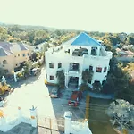 Little Savoy Guest House New