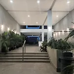 Oceanfront Condo W/ Free Parking + High Speed Wifi