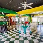 Heart Of Ocho Rios-Free Beach Acess-King Bed-Pool-100Mbps
