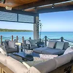 Happy Hour Villa Luxury Beachfront Retreat