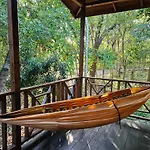 Real Jamaica - 5 Cabins Right Beside The Sea