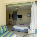 Hipstrip Beach Studio @ Montego Bay Club Resort