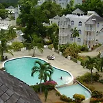 Secluded Studio@Sky Castles, Columbus Heights, Ocho Rios