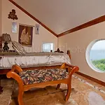 Copperwood Luxury Oceanfront Villa With Pool