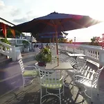 Skyclub Beach Suite At Mobay Club