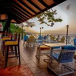 Hibiscus Lodge Hotel